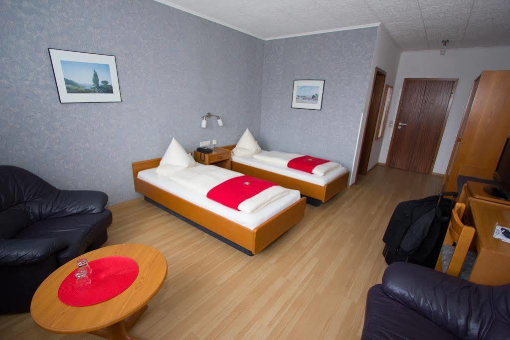 נוי-אולם Hotel Sonnenkeller מראה חיצוני תמונה